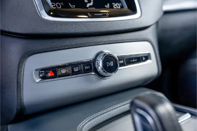 Volvo XC90 view 23