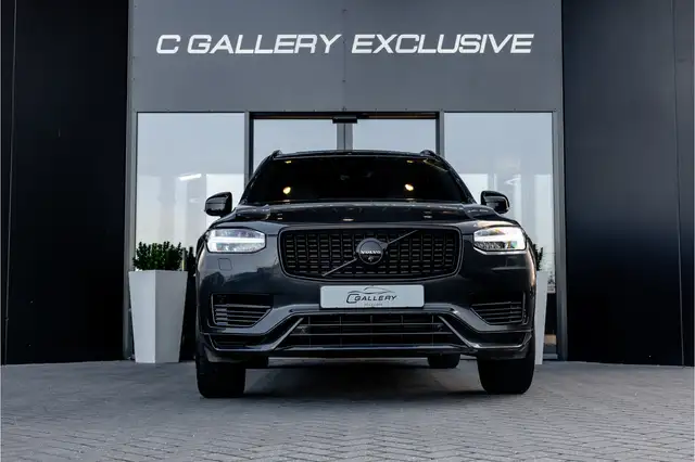 Volvo XC90 view 2