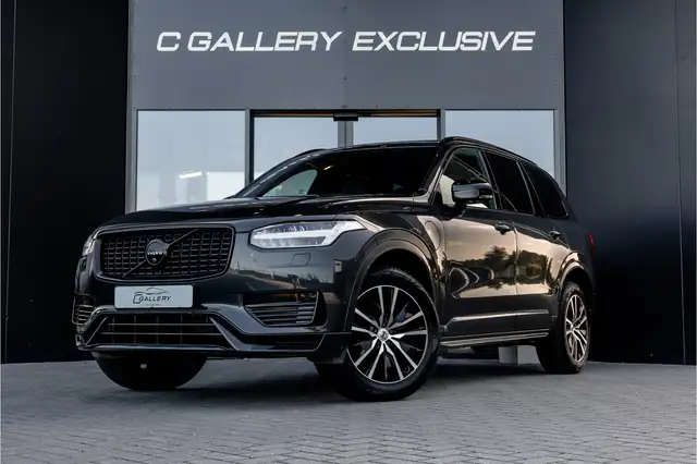 Volvo XC90 view 3