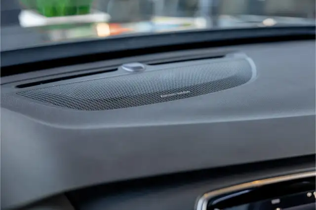 Volvo XC90 view 30