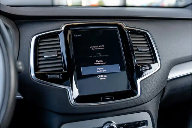 Volvo XC90 view 21