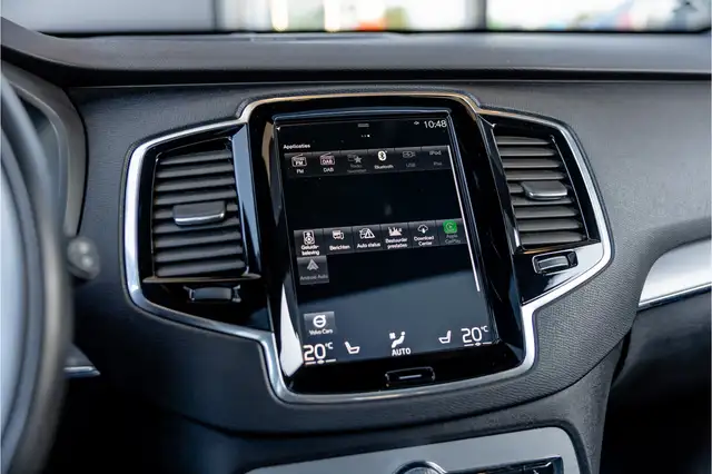 Volvo XC90 view 22