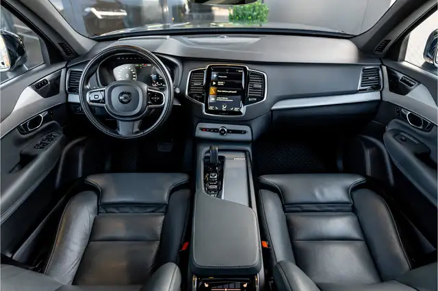Volvo XC90 view 14