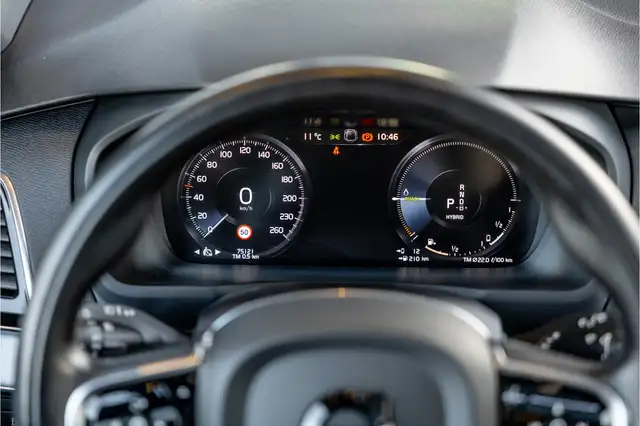 Volvo XC90 view 18
