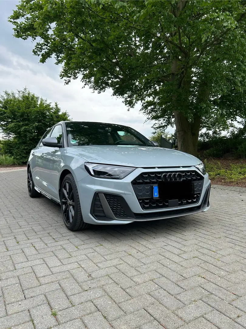 Audi A1 35 TFSI S line Grau - 1