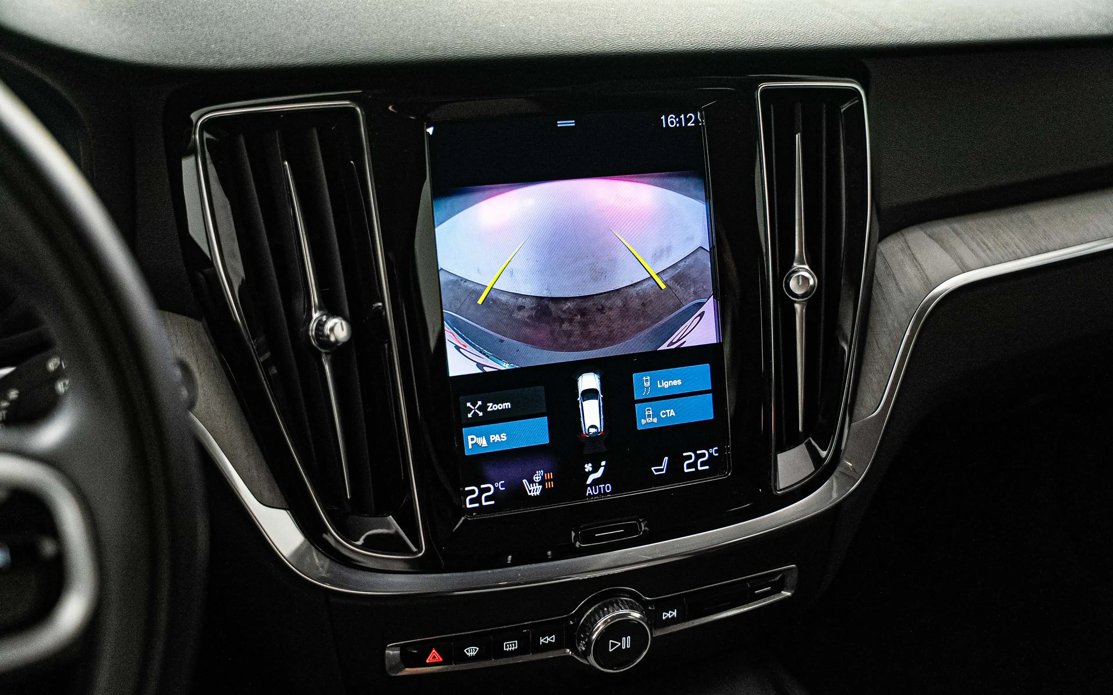 Volvo V60 Cross Country V60 Cross Country 2.0 D3 AWD Geartronic — photo 14