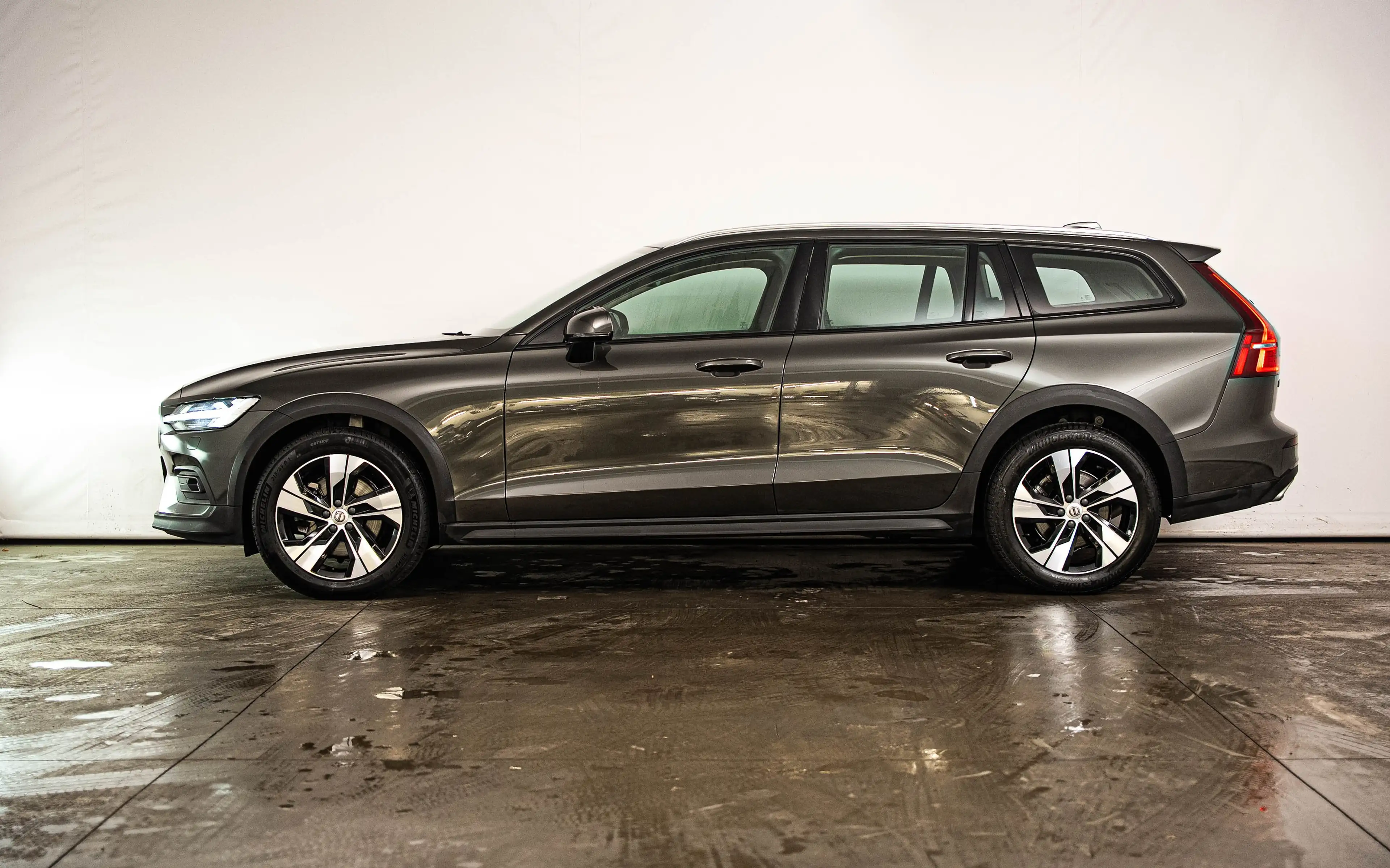 Volvo V60 Cross Country V60 Cross Country 2.0 D3 AWD Geartronic — photo 3