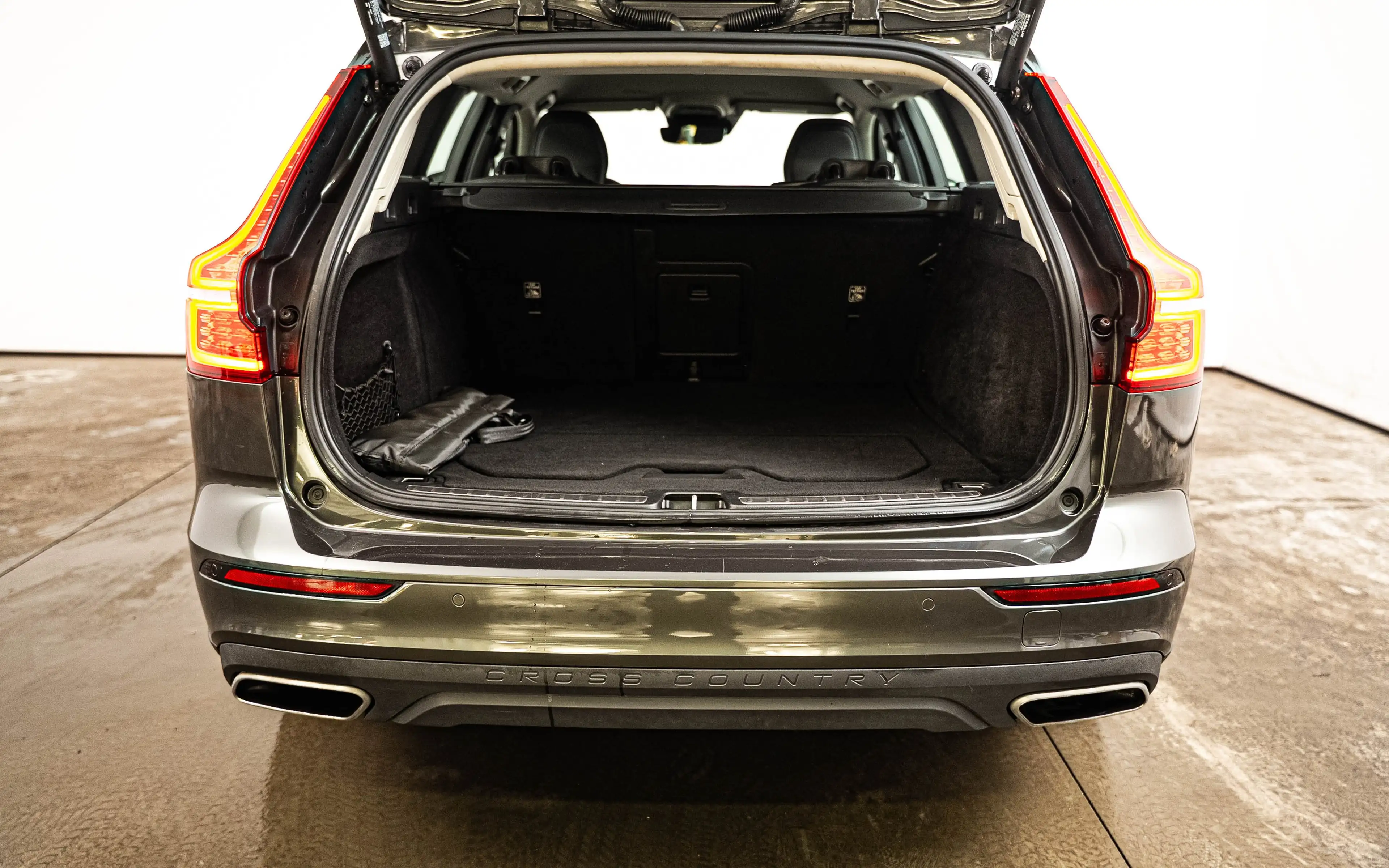 Volvo V60 Cross Country V60 Cross Country 2.0 D3 AWD Geartronic — photo 6