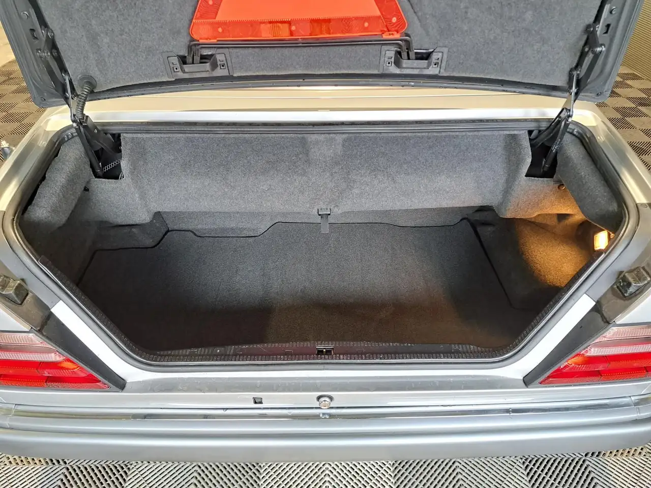 Mercedes-Benz E 220 Cabrio W124 °Shzg°Klima°Tempomat°Automatik, foto 12