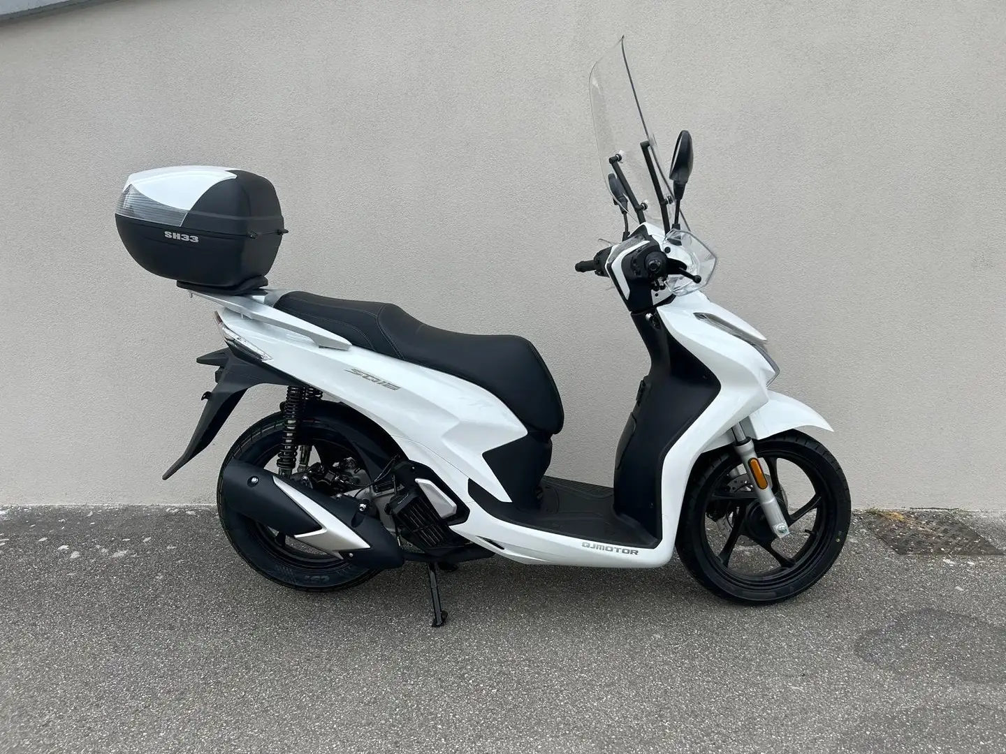 QJ Motor QJ scooter 125. SQ 16 IN PROMOZIONE Белый - 2
