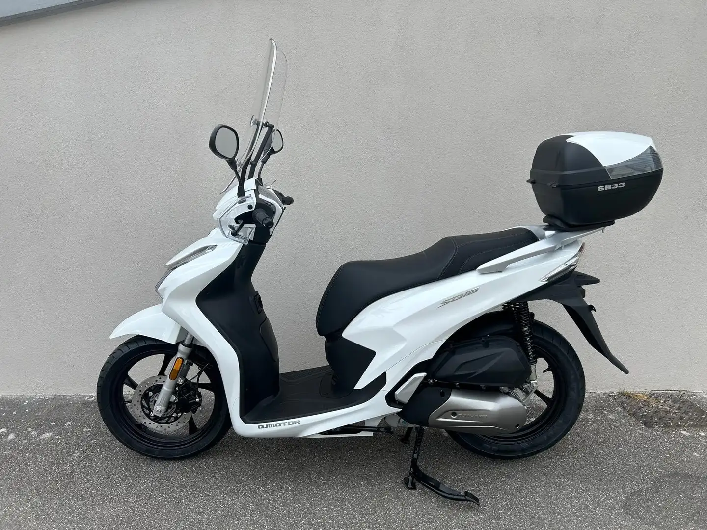 QJ Motor QJ scooter 125. SQ 16 IN PROMOZIONE Белый - 1