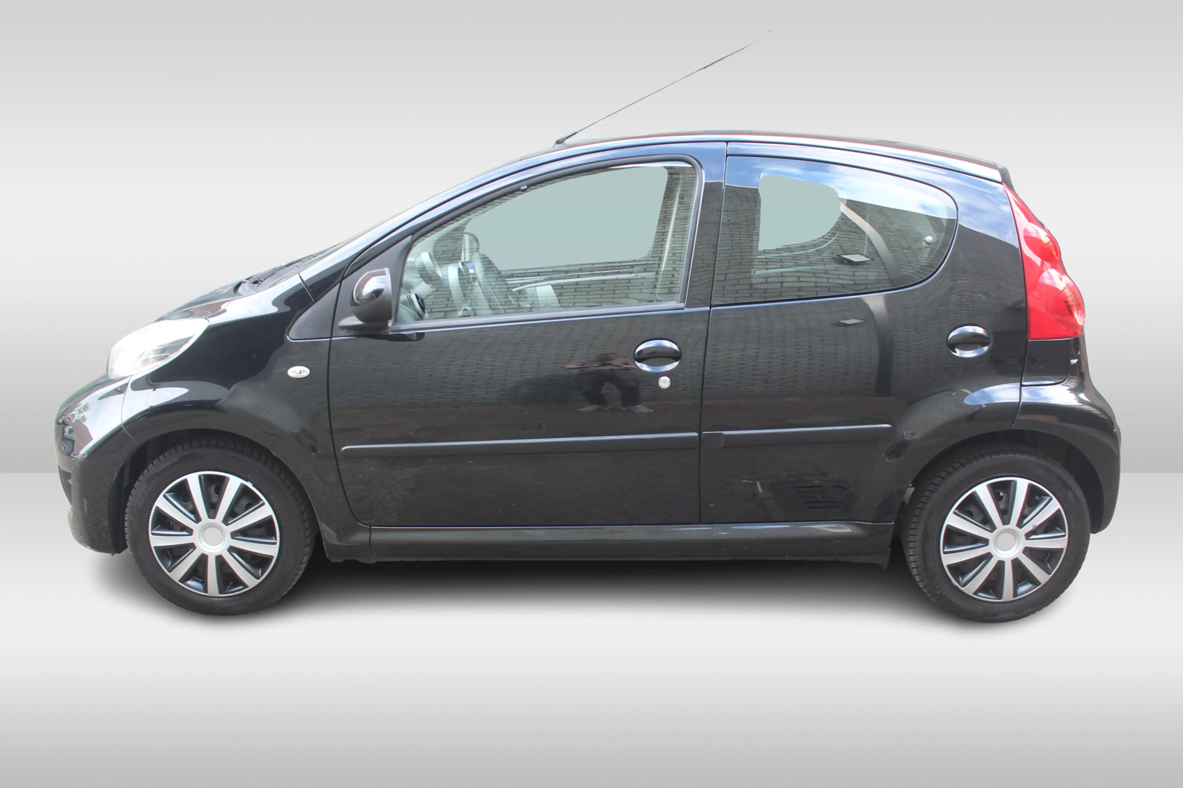 Peugeot 107 1.0-12V XS — photo 3