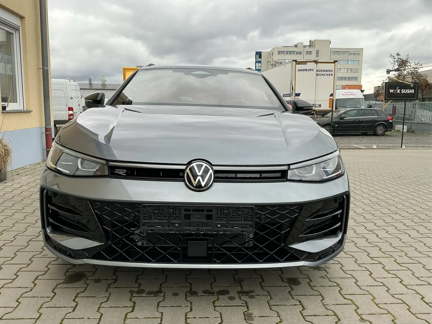 Volkswagen Passat Variant R-Line 4WD Standh. P.-Dach Black Style P. Navi ... Grau - 2