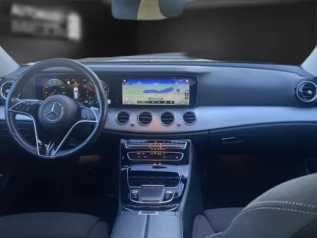 Mercedes-Benz E-Class view 10