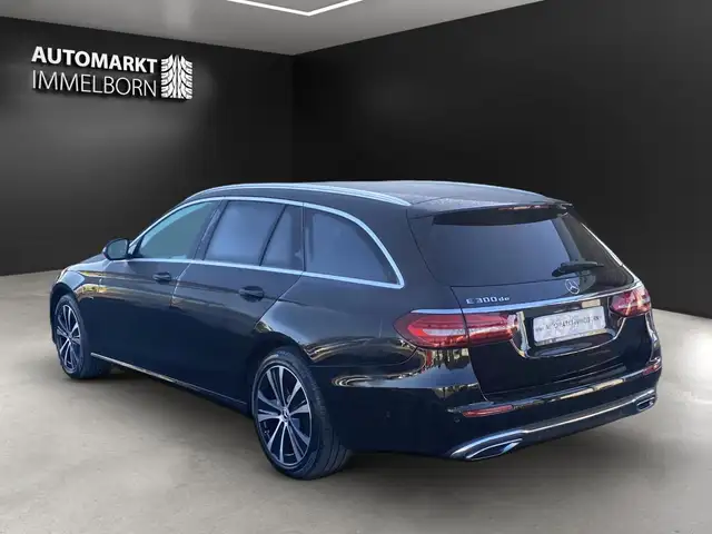Mercedes-Benz E-Class view 5