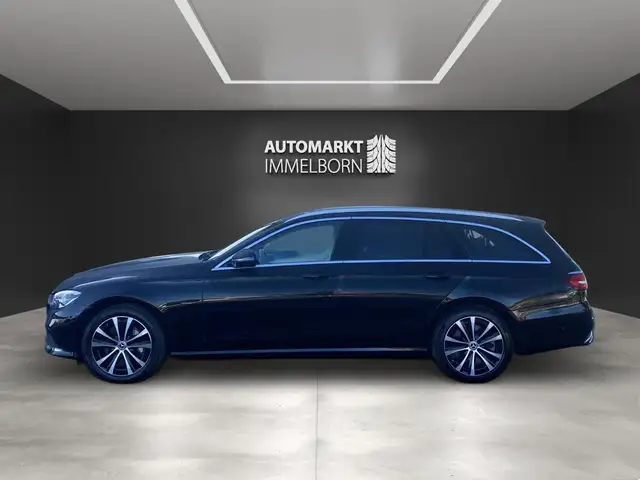 Mercedes-Benz E-Class view 9