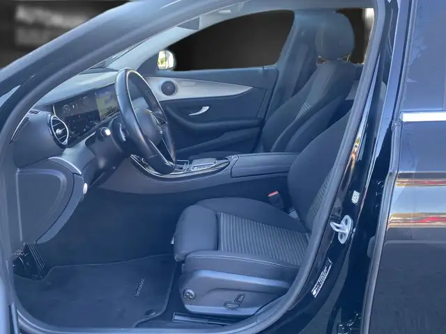 Mercedes-Benz E-Class view 12