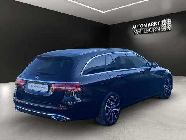 Mercedes-Benz E-Class view 8