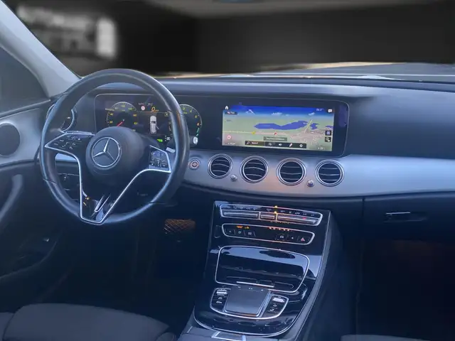 Mercedes-Benz E-Class view 11