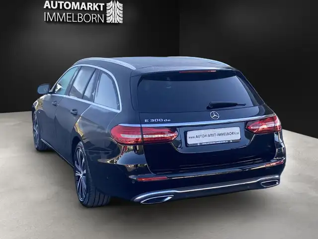 Mercedes-Benz E-Class view 6