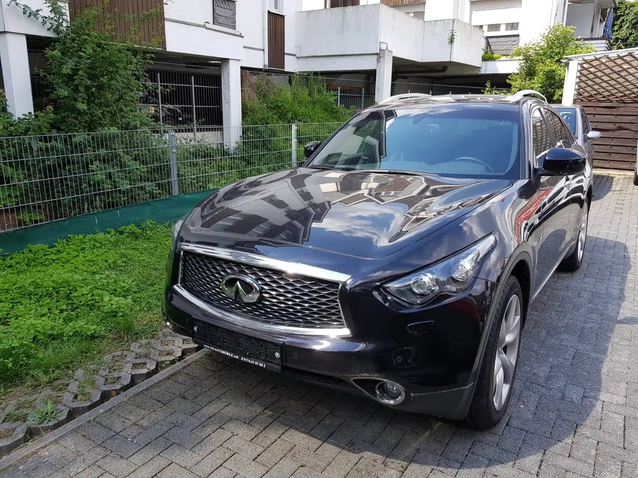Infiniti QX70