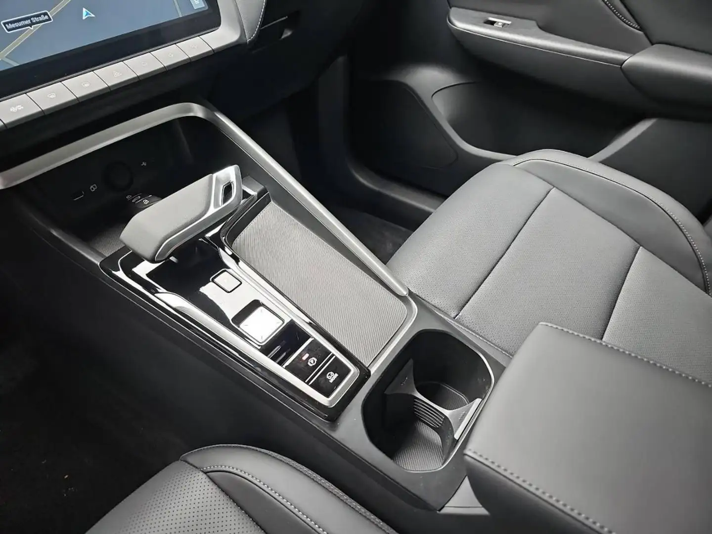 MG ZS 1.5 Hybrid+ Luxury Nero - 2