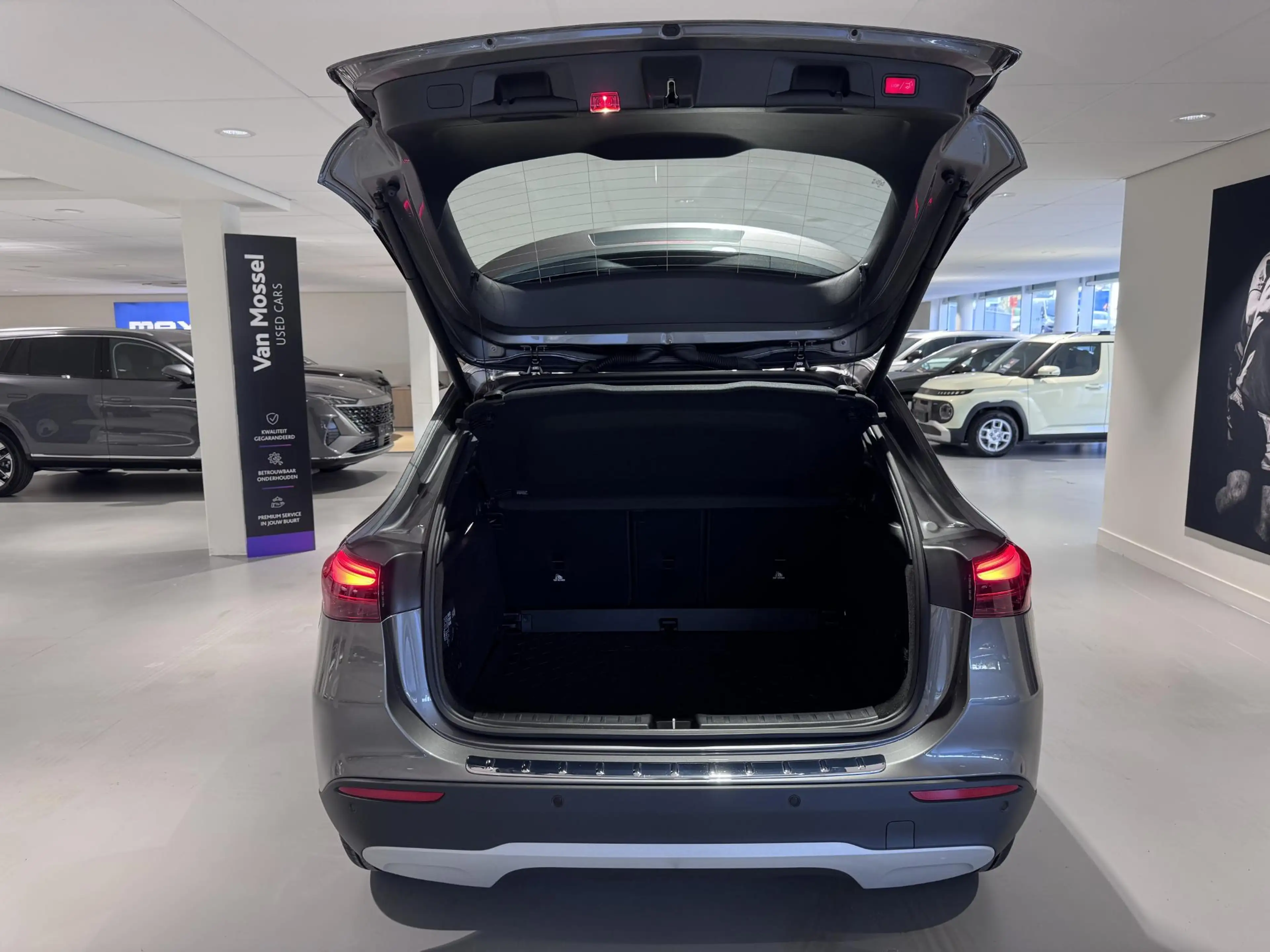 Mercedes-Benz GLA 180 Business Line — photo 9