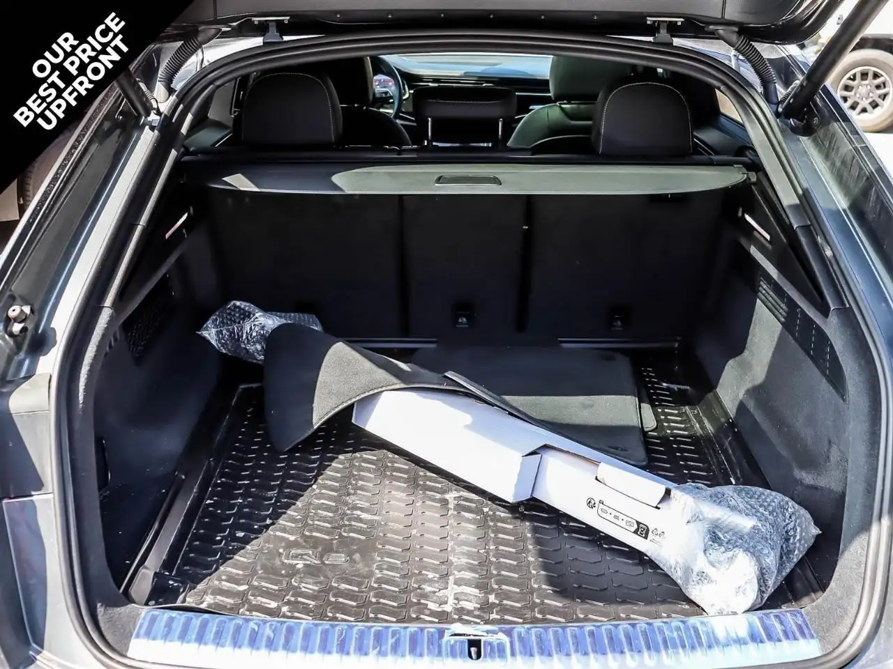 Audi Q8 снимка Audi Q8