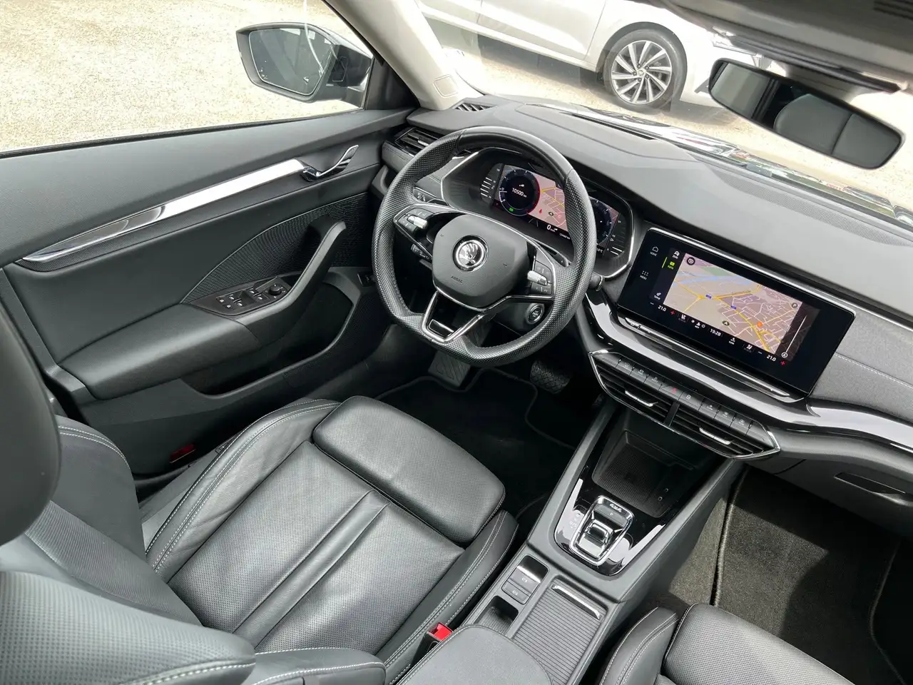 Skoda Octavia Combi 2,0 TDI 4x4 Style DSG NP:, миниатюра 12