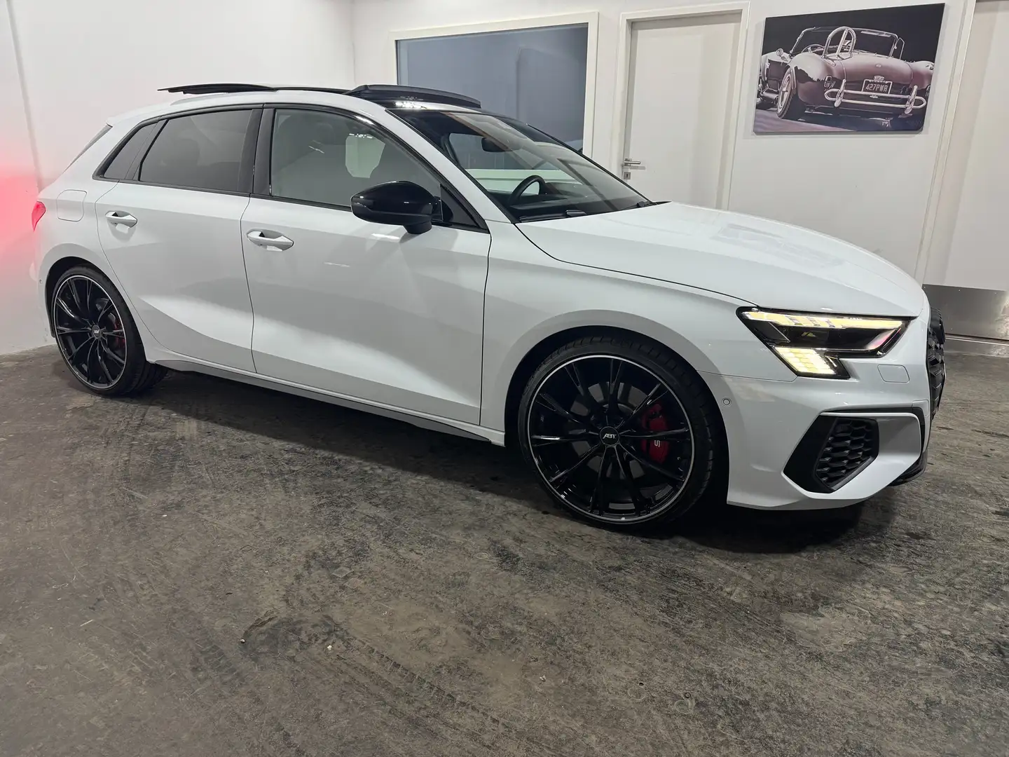 Audi S3 S3 50 TFSI quattro *ABT* 1of1 B&O/Matrix/Pano/HUD Bílá - 2