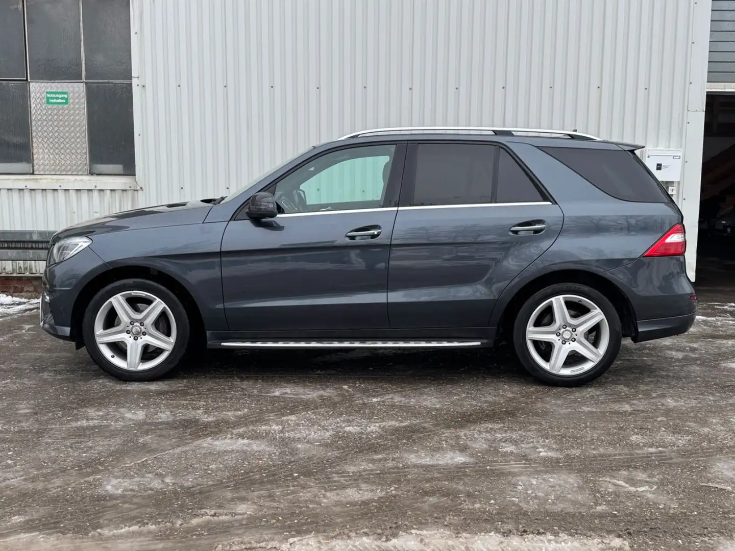 Mercedes-Benz ML 350 CDI BlueTec *AMG Line*Pano*AHK Grau - 2