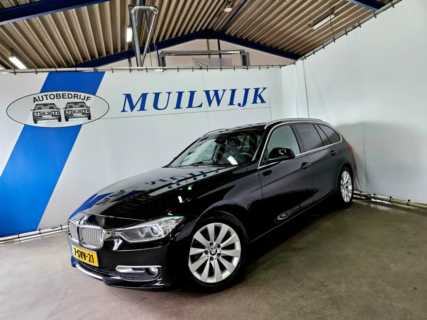 BMW Touring 316i Executive Sport / Full LED / NL Auto Noir - 1