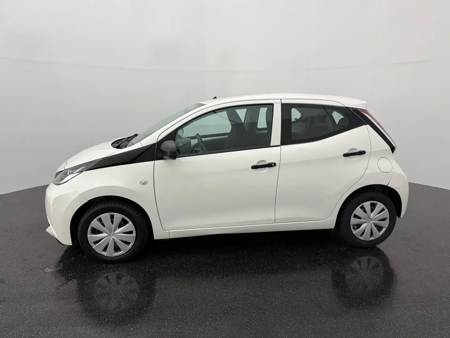 Toyota Aygo 1.0 VVT-i x-now / Carplay / Airco / Camera Blanc - 2