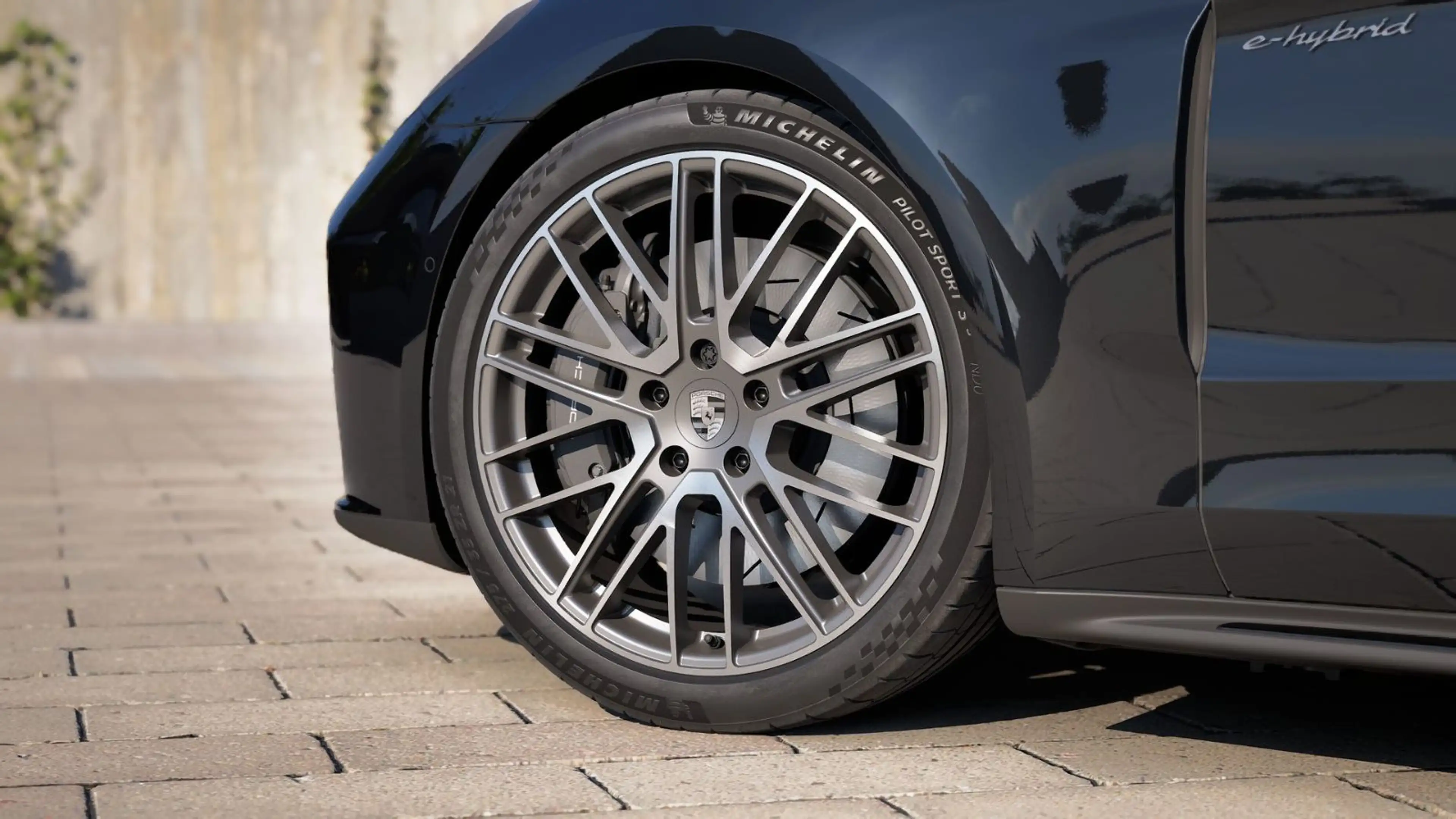 Porsche Panamera 4 E-Hybrid | Sportabgas | SportDesign | — photo 3