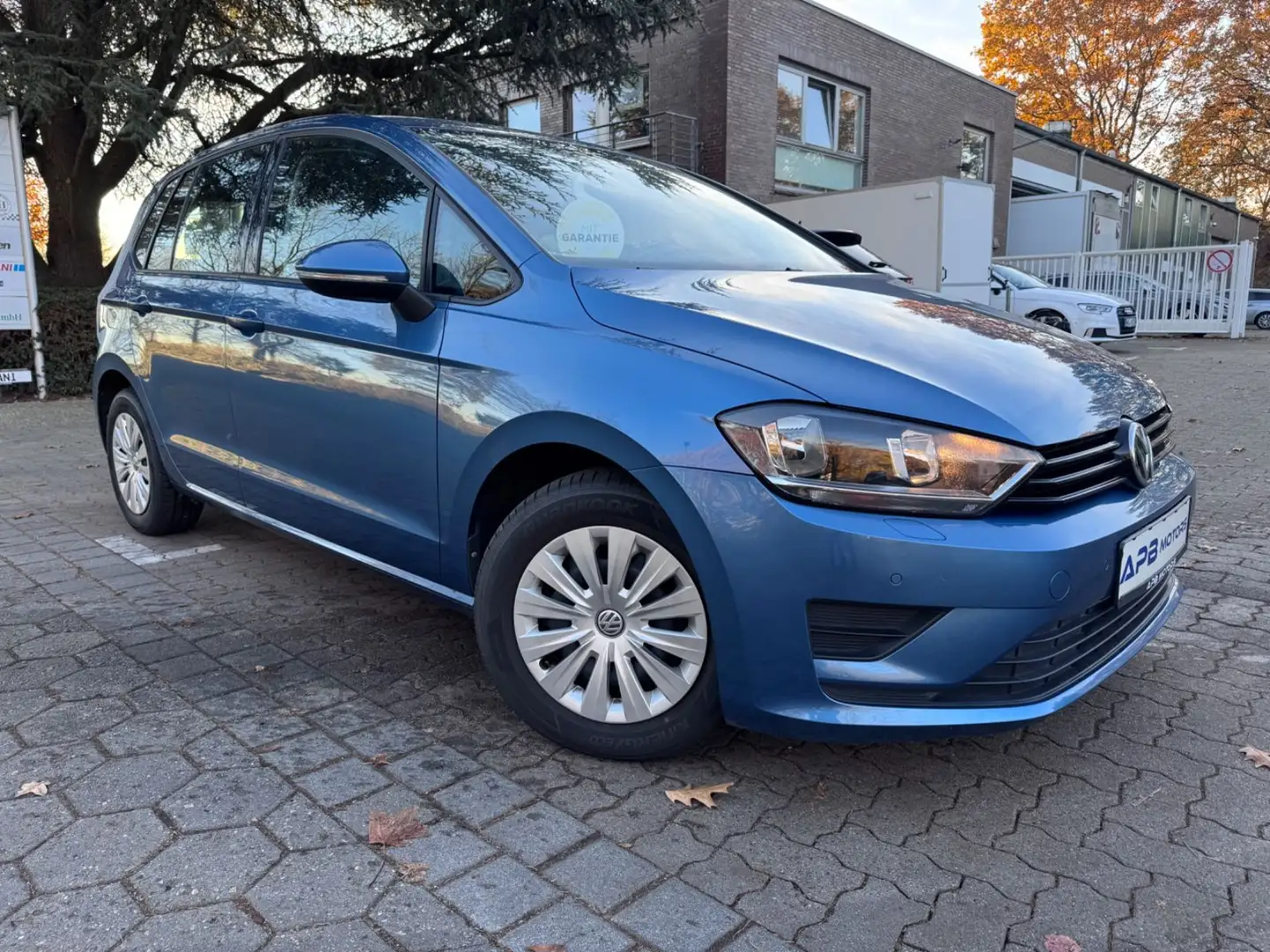 Volkswagen Golf Sportsvan GOLF SPORTSVAN BMT NAVI PDC SITZHZG. 2.BESITZ Bleu - 1