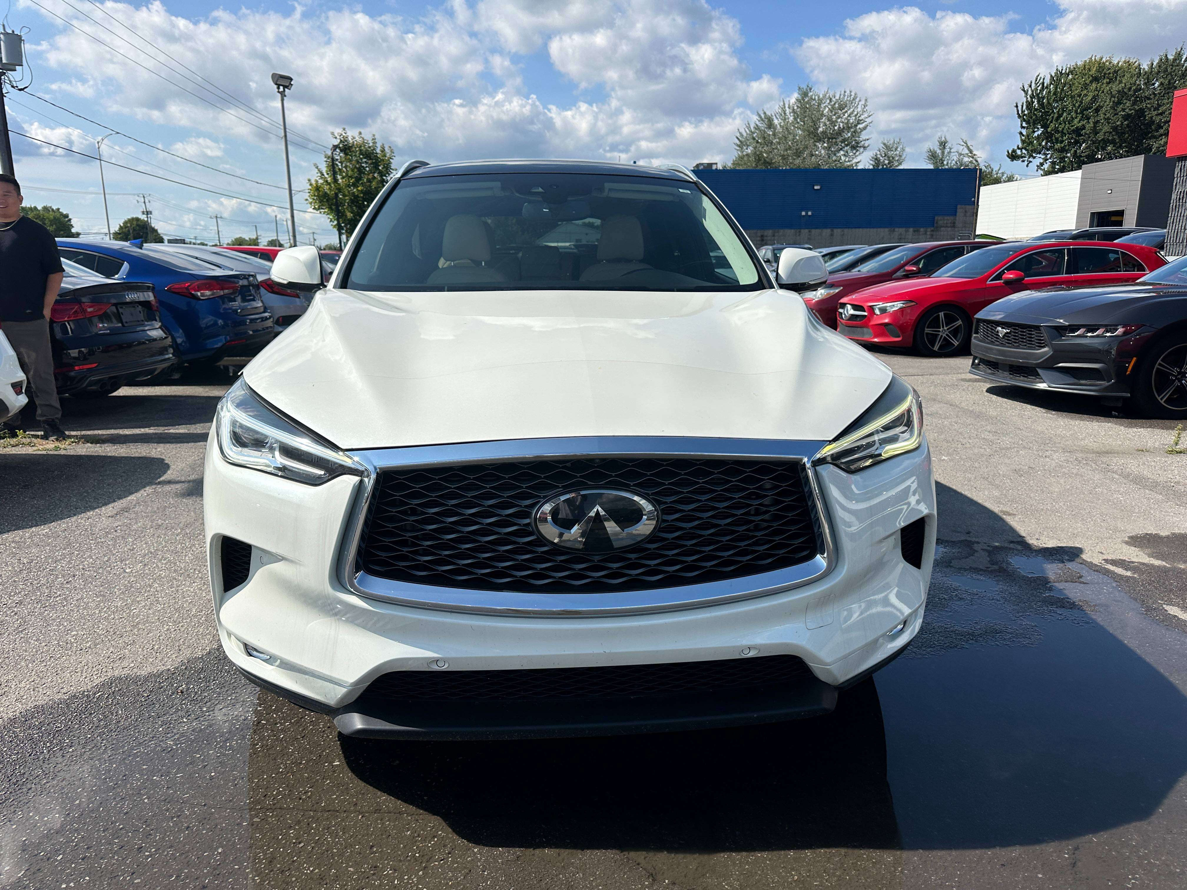 2019 Infiniti QX50 Essential - Image 8