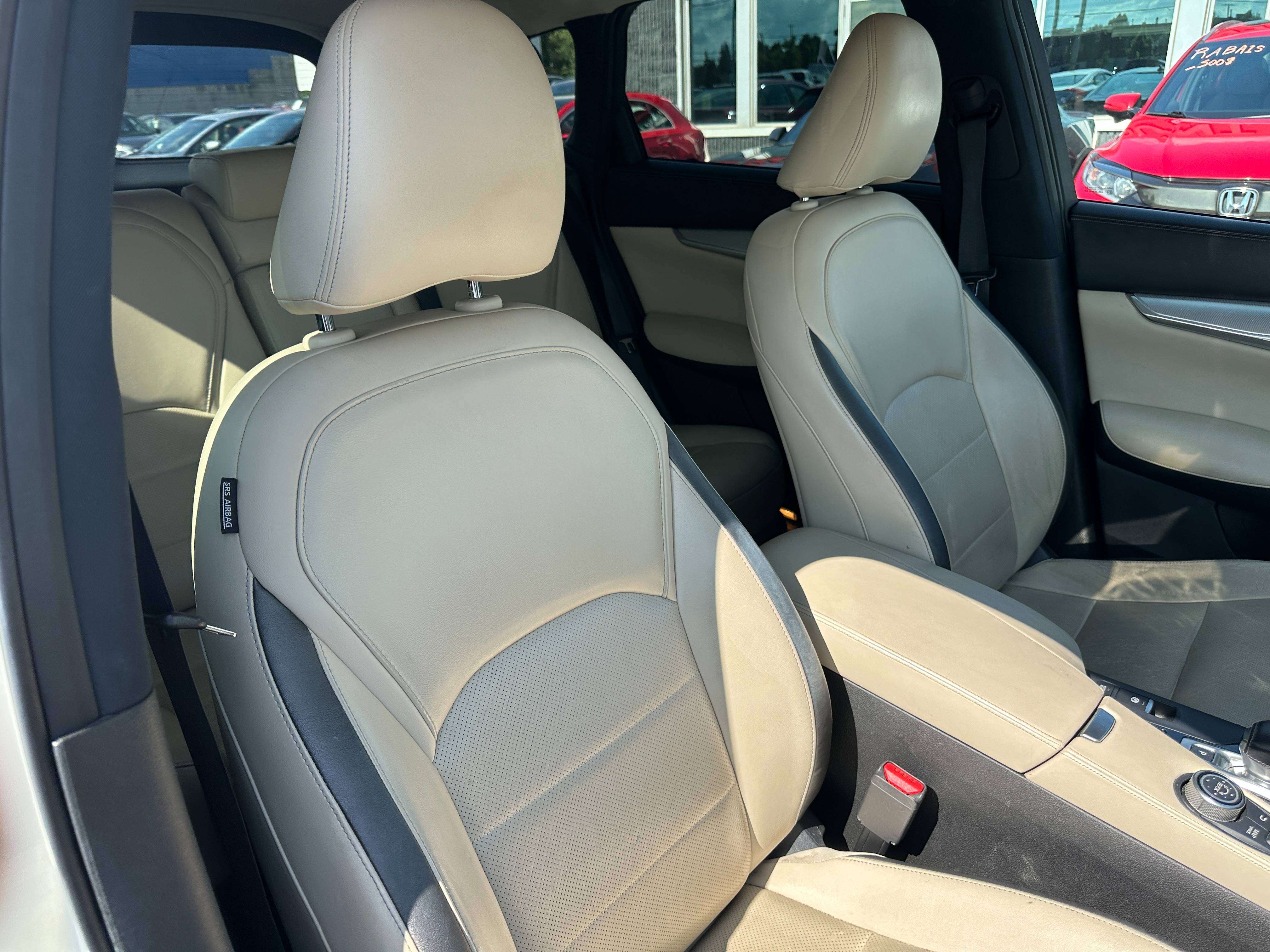 2019 Infiniti QX50 Essential - Image 13