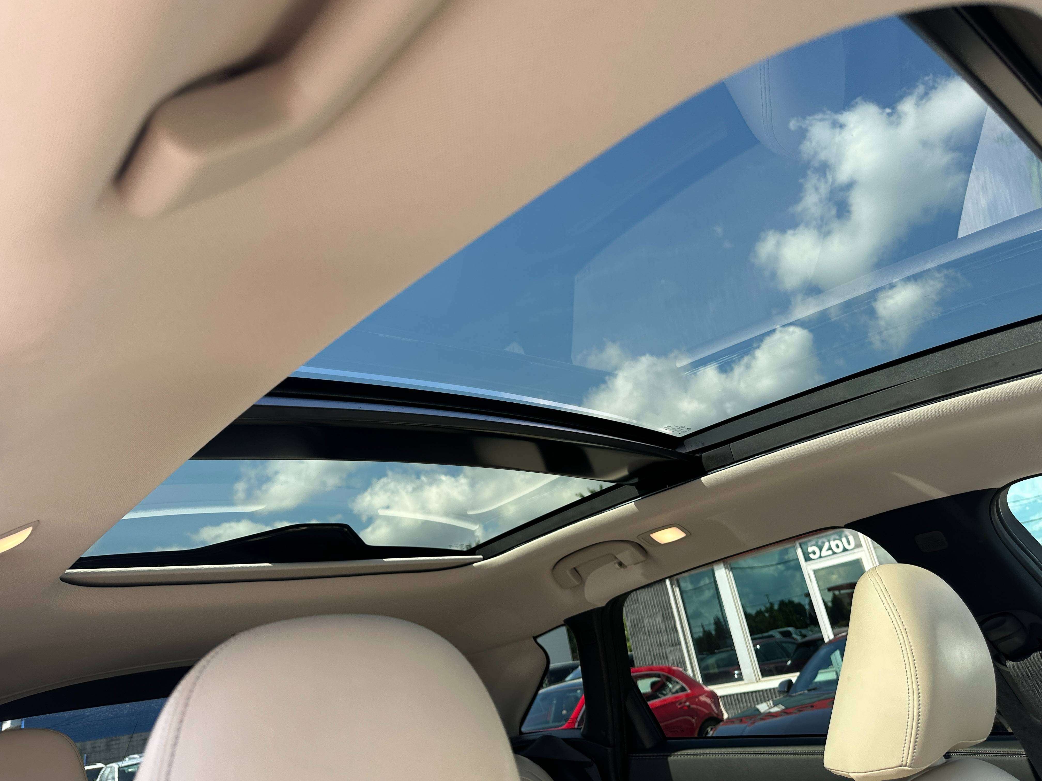 2019 Infiniti QX50 Essential - Image 14