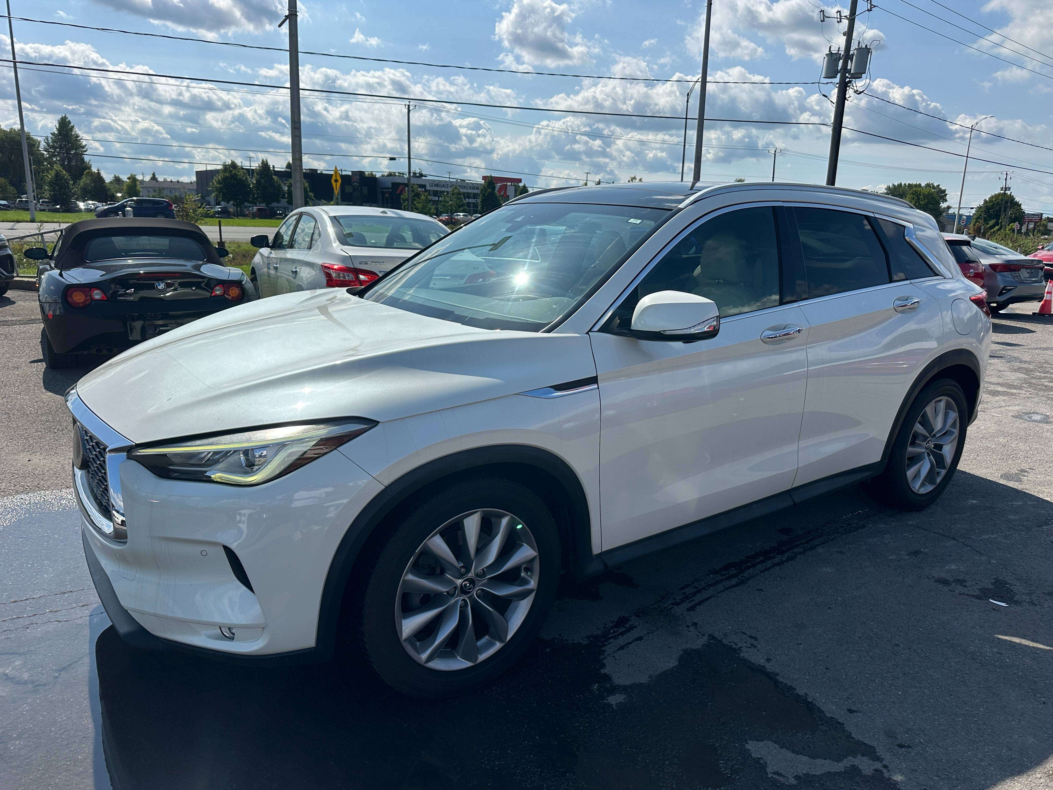 2019 Infiniti QX50 Essential - Image 2