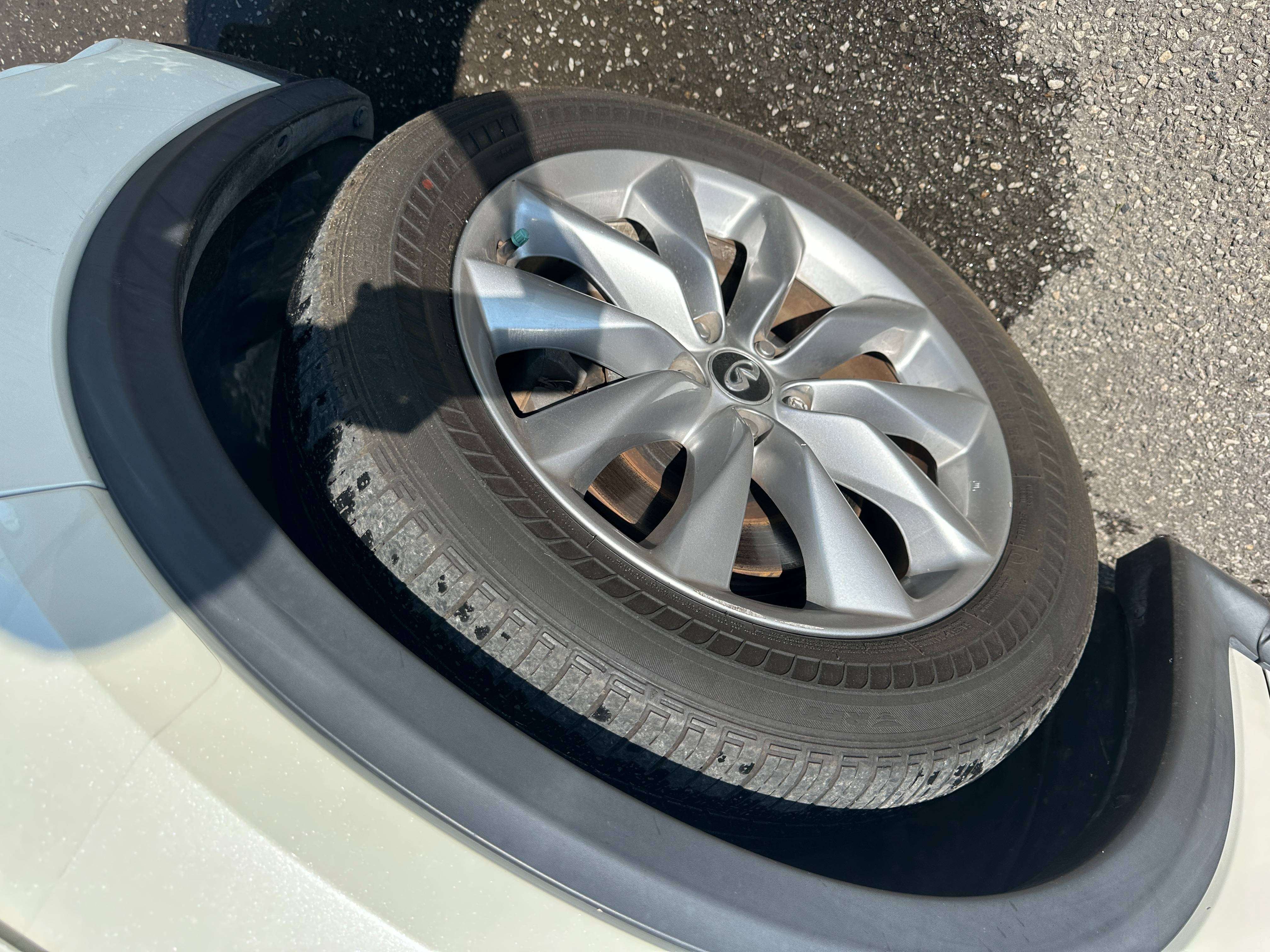 2019 Infiniti QX50 Essential - Image 10