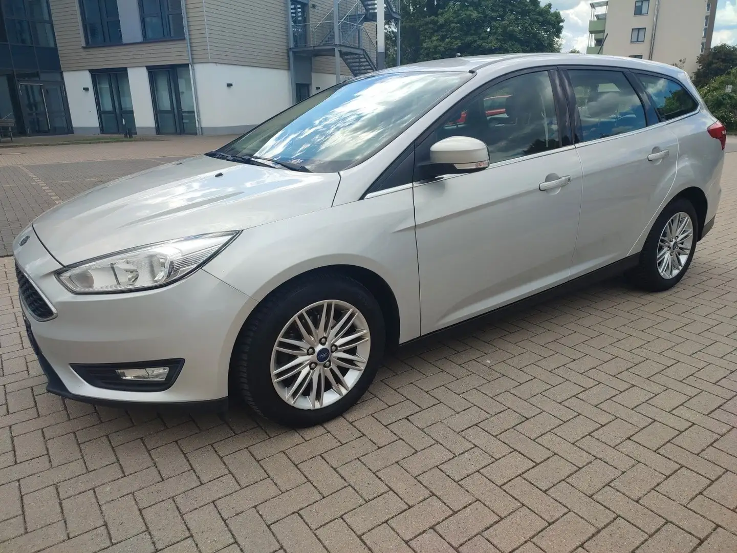 Ford Focus Turnier 1,0,Cool & Connect, TÜV NEUE Argent - 2
