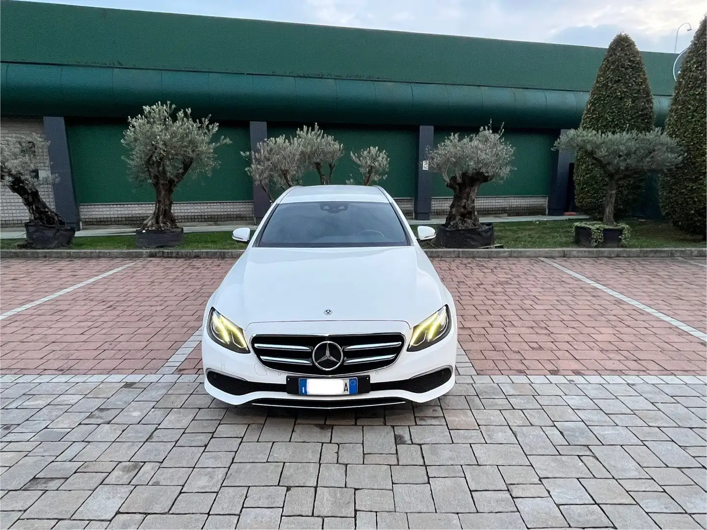 Mercedes-Benz E 220 E SW 220 d Premium Plus 4matic auto Weiß - 1
