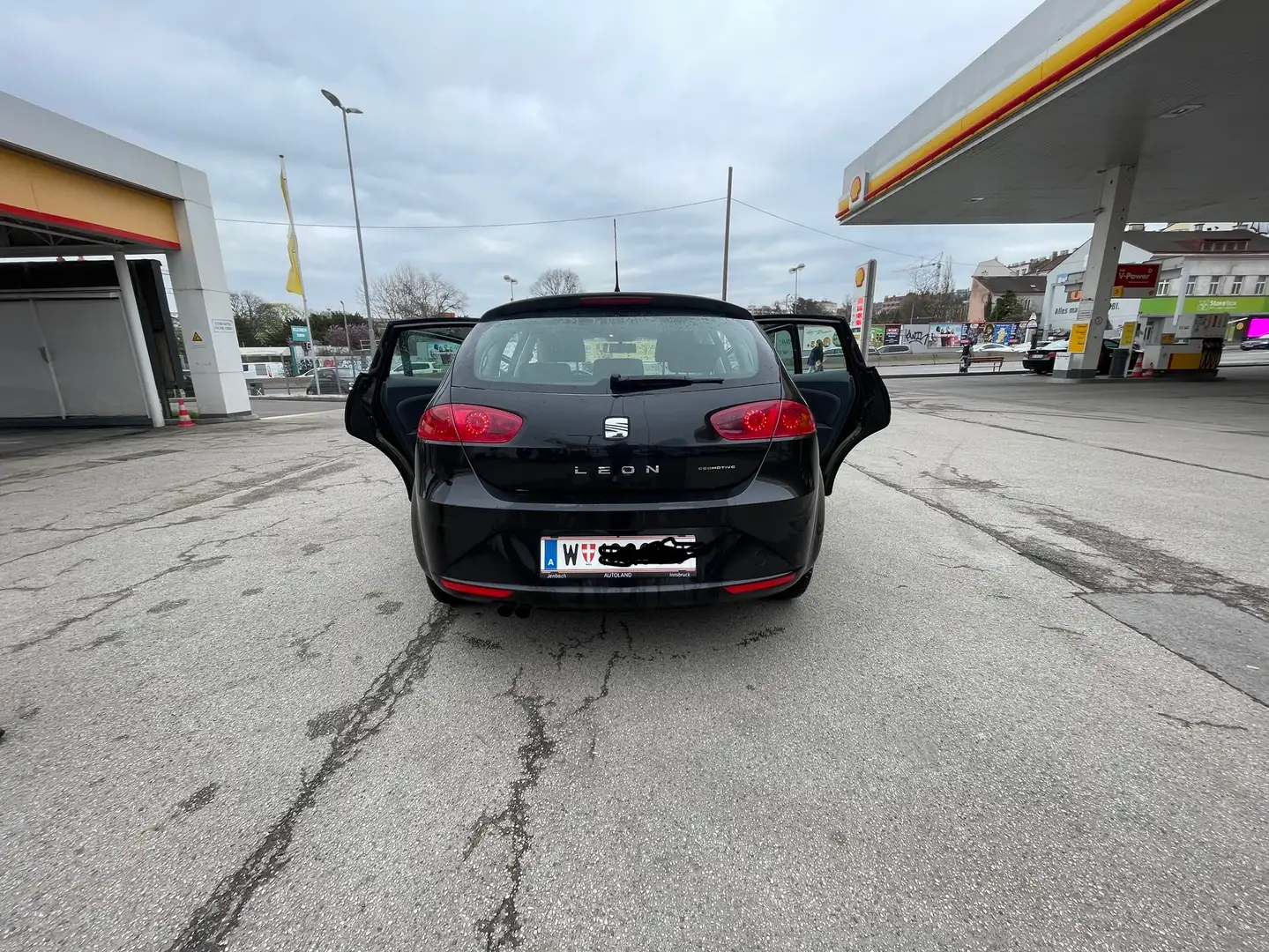 SEAT Leon Leon Sport 1,9 TDI DPF Sport Schwarz - 2
