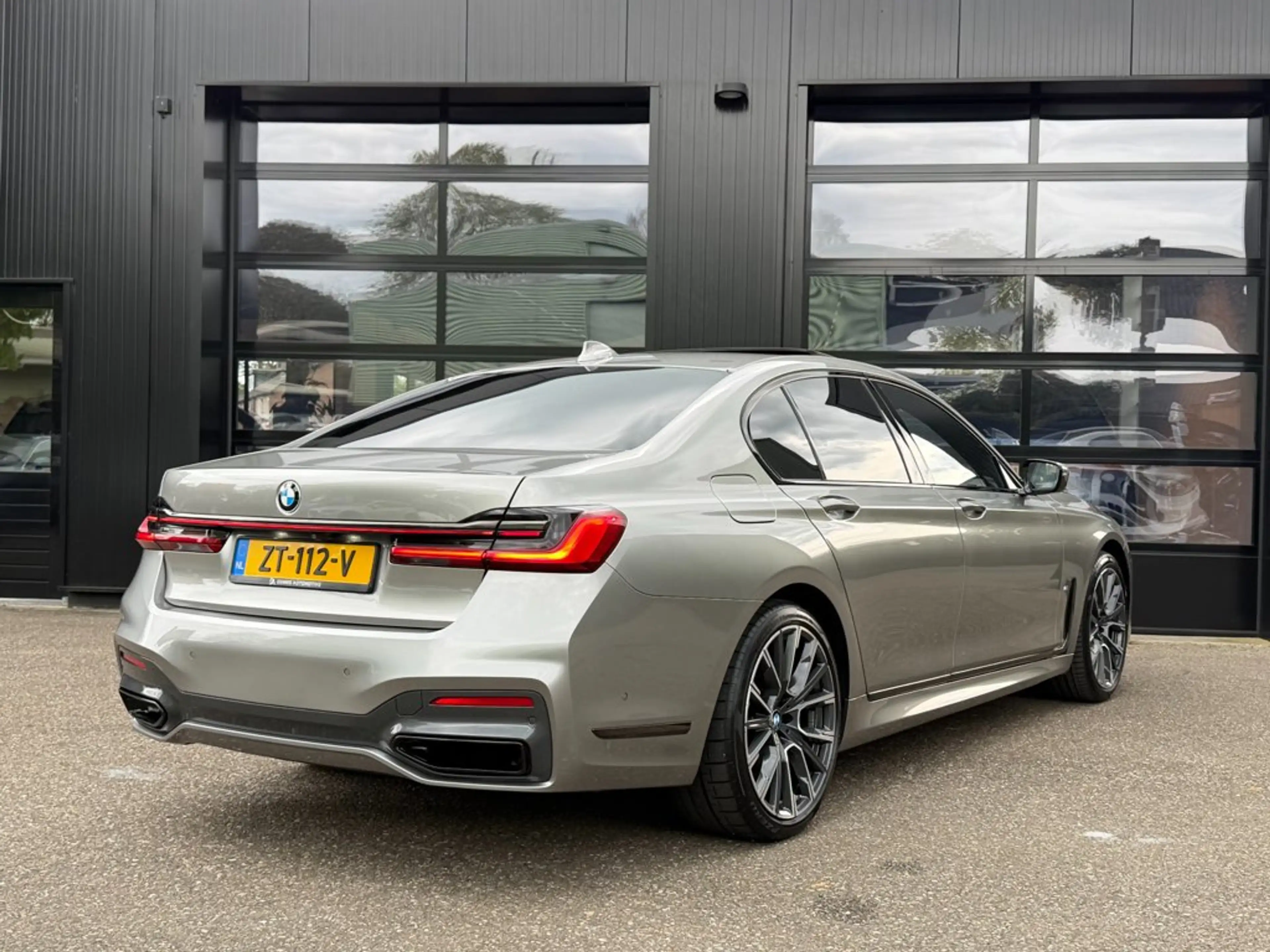 BMW 745 7-Serie 745e M-Sport Schuifdak Donington Grau — photo 3