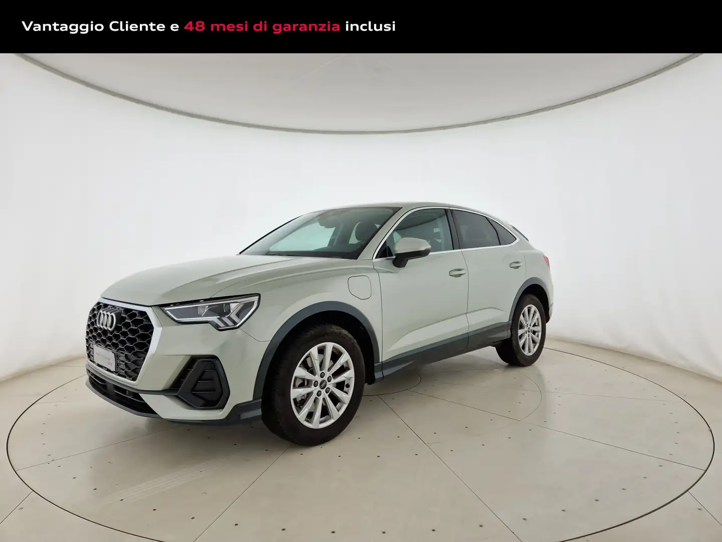 Audi Q3 sportback 45 1.4 tfsi e business plus s-tronic Srebrny - 1