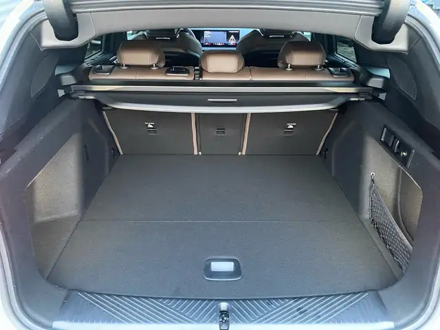 BMW X3 view 12