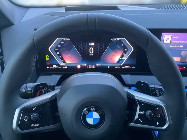 BMW X3 view 8