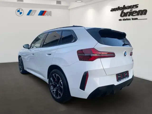 BMW X3 view 4