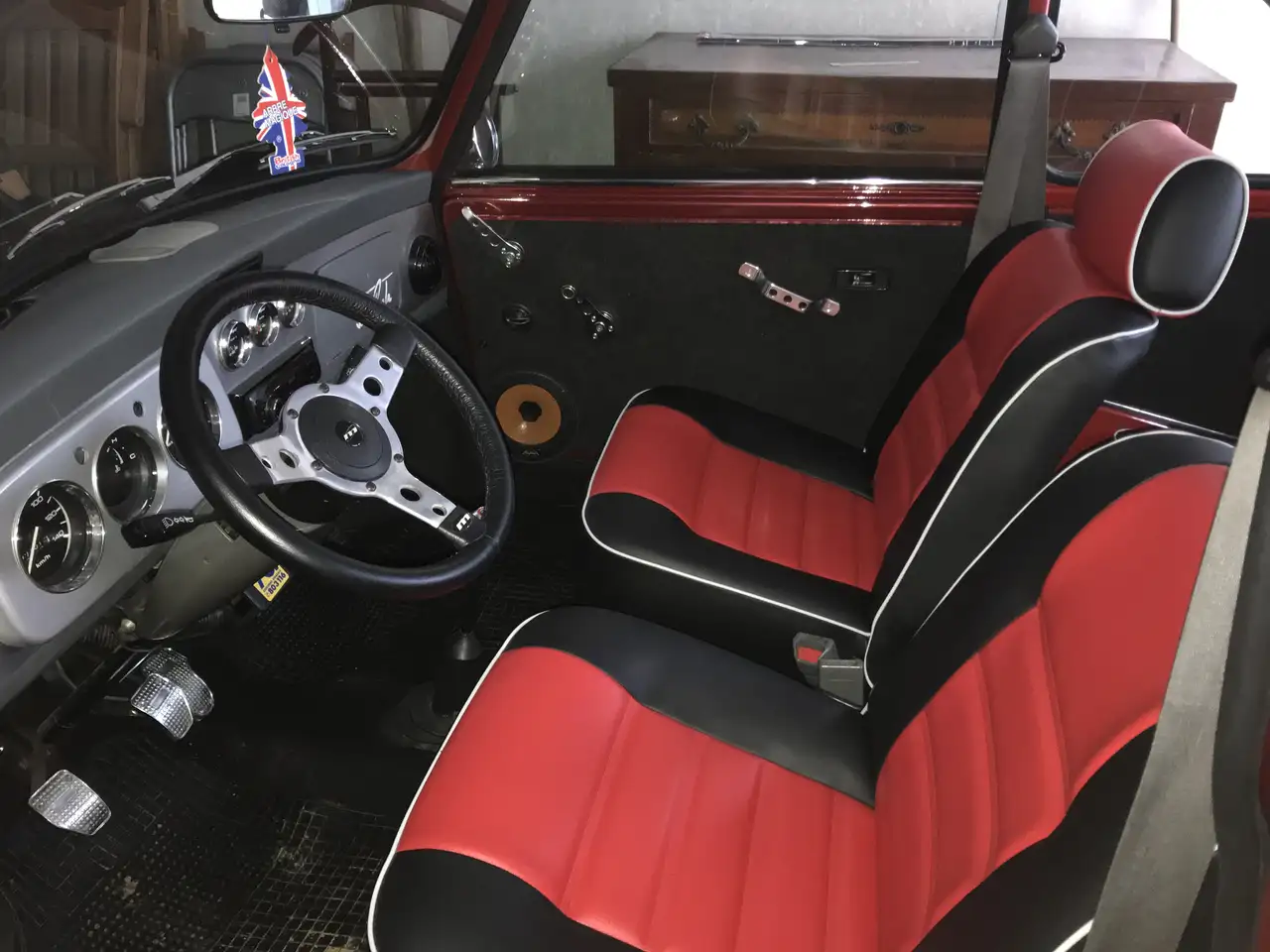 MINI Cooper 1300 cc, foto 3