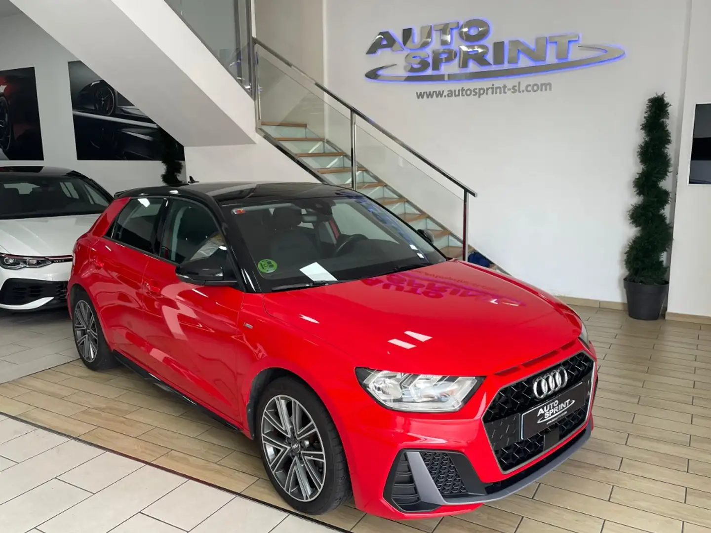 Audi A1 Sportback 30 TFSI S line Rood - 1